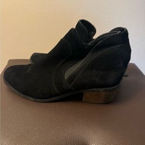 Black Booties size 8 Me Too Brand